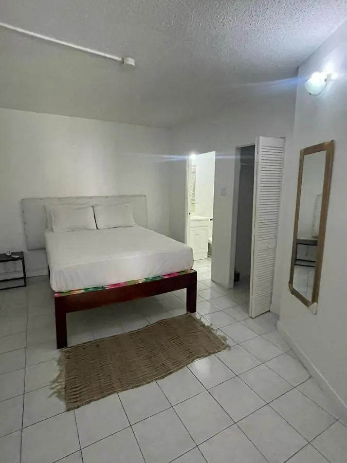 Finest Accommodation Marley Manor Apt # 513 Ground Floor 6 Marley Rd Kgn 6 Kingston Apartment